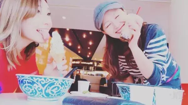 「丸山桂里奈“いつも幸せでいて”三船美佳との懐かし写真」の画像