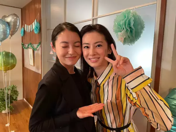 「北川景子＆田辺桃子、オフショ「現場ではとても仲良し」」の画像