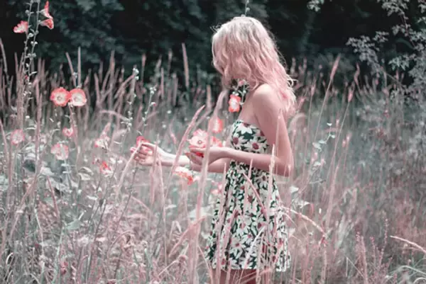 「藤田ニコル、10代ぶりのピンクヘアに「ガチ可愛い天使」」の画像