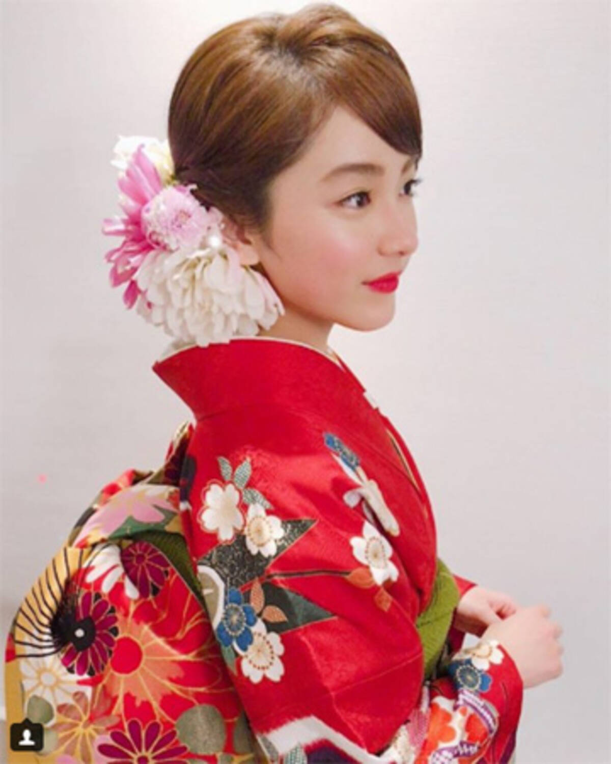 平祐奈 艶やかな着物姿に スーパー可愛い の声が続々 18年1月16日 エキサイトニュース
