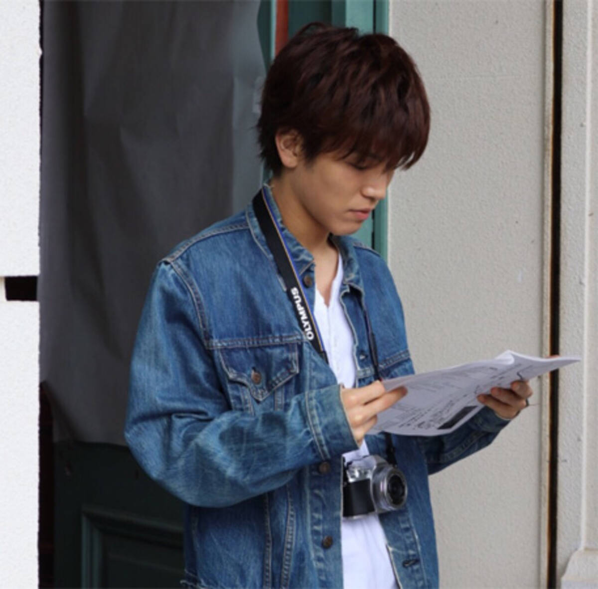 岩田剛典のオフショット写真に なにしてても絵になる 18年5月14日 エキサイトニュース