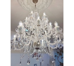 渡辺美奈代、自宅の豪華シャンデリアを自ら掃除して「スッキリ」