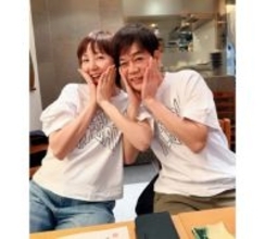 渡辺満里奈、夫･名倉潤と“まさかの”ペアルックSHOT