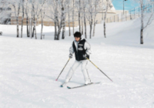 研ナオコ、冬季オリンピック夢中！ 思い出のスキーショット公開