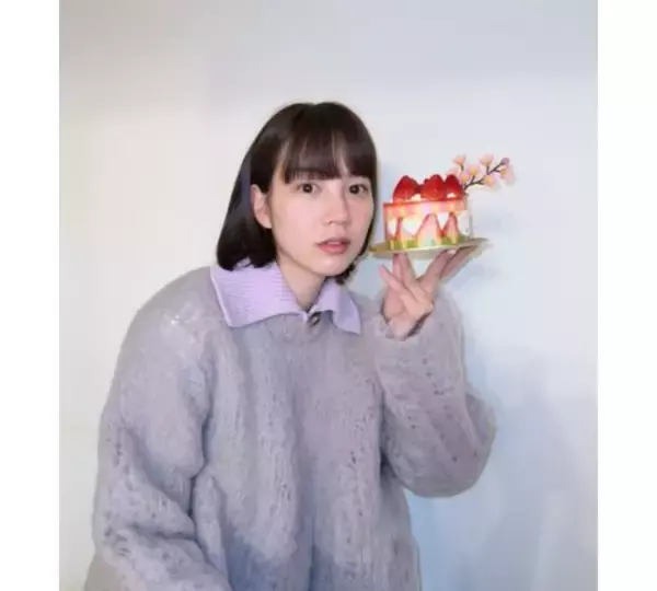 「のん、"桃の節句"に透明感あふれるひな祭りショット公開　」の画像