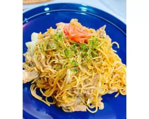 渡辺美奈代、MEGAドンキでボリューム満点“１キロ焼きそば” 購入