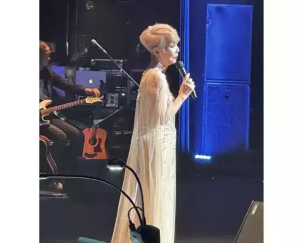 研ナオコ、美川憲一から贈られたピアスでステージへ