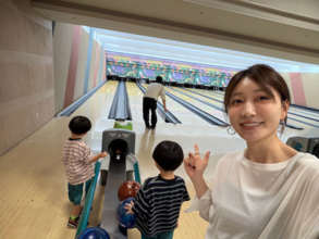 あいのり・桃、４歳＆５歳息子とボウリングでまさかの大接戦