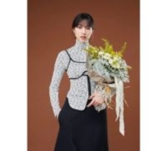 のん、花束抱えたバレンタインショットに賞賛の嵐