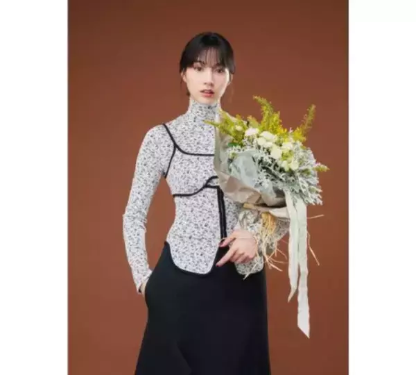 「のん、花束抱えたバレンタインショットに賞賛の嵐」の画像