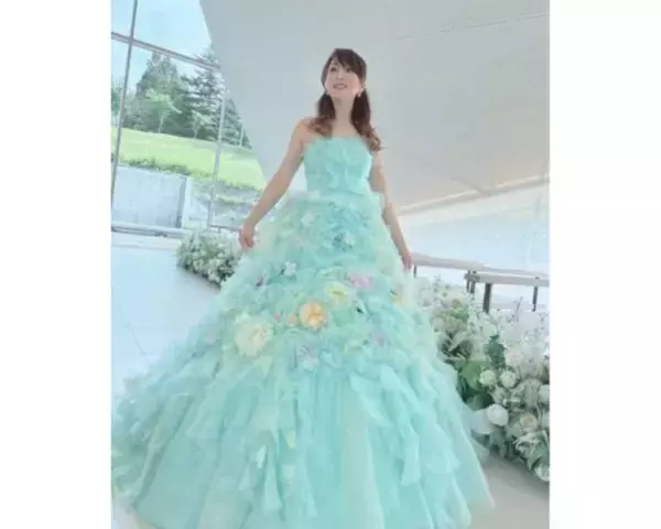渡辺美奈代、“プリンセスのような”ドレス姿に反響続々