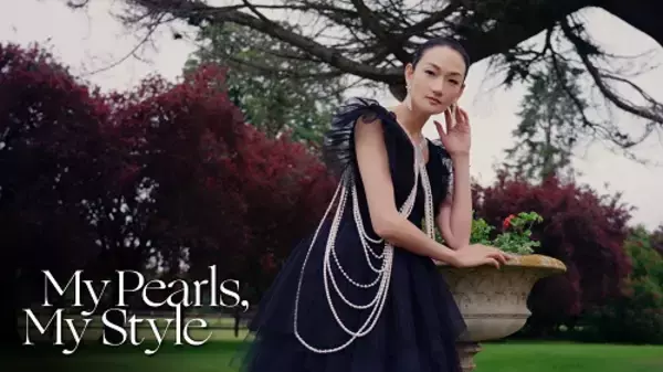 「冨永愛、パールを纏いエレガントなドレスで４変化！」の画像