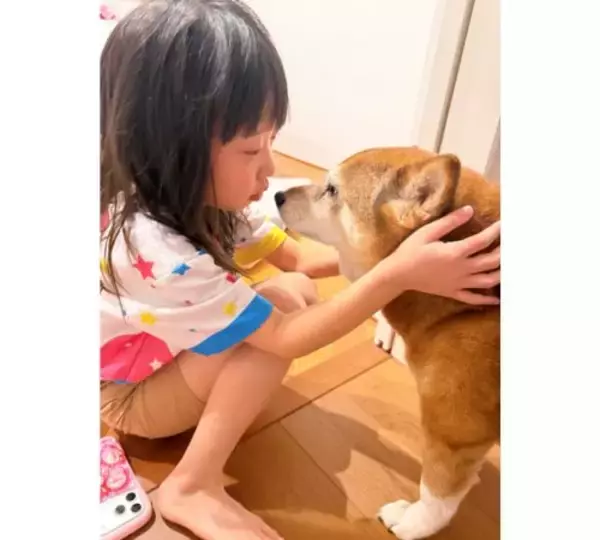 パンサー尾形の妻、８歳娘の愛情表現に驚き「大好きだよ…」