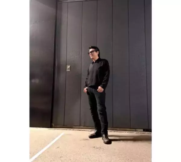 「高橋克典、ダンディーな私服コーデで『忠臣蔵』稽古へ」の画像