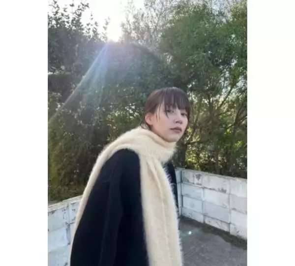 「のん、ふわもこストールの冬コーデSHOT公開」の画像