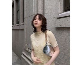のん、映画鑑賞日の淡いイエロー私服コーデ披露「おしゃれをした日」
