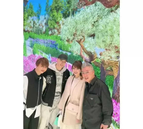 渡辺美奈代、“動く壁画”に大はしゃぎ＆家族・夫婦ショット公開