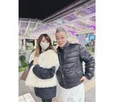 「渡辺美奈代、イルミ前で“冬のシミラー夫婦コーデ”披露　」の画像2