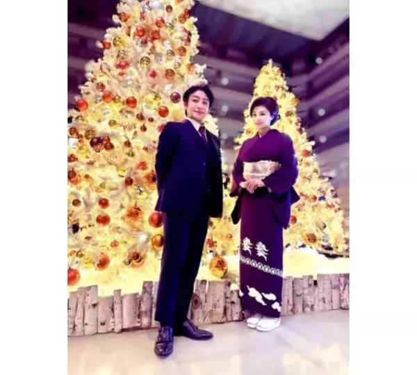 「片岡愛之助、妻・藤原紀香と“クリスマス夫婦ショット”」の画像