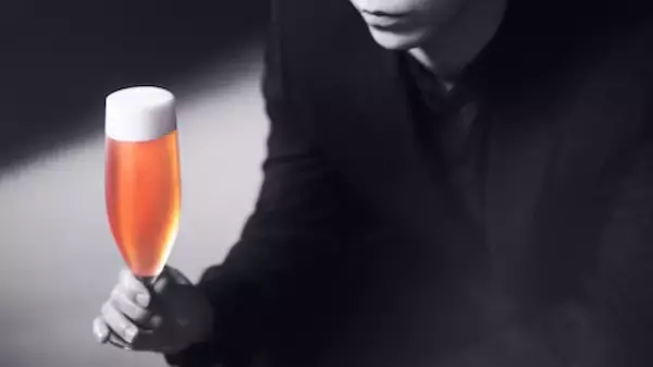 「亀梨和也共同開発、ピンクゴールドに輝くアサヒ KAME BEER発売」の画像