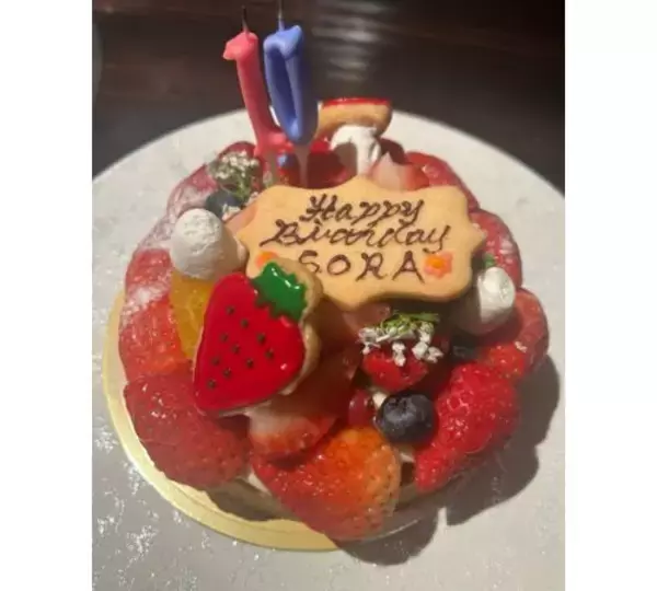 「ココリコ遠藤の妻、長男10歳の誕生日報告＆反抗期に悩む」の画像