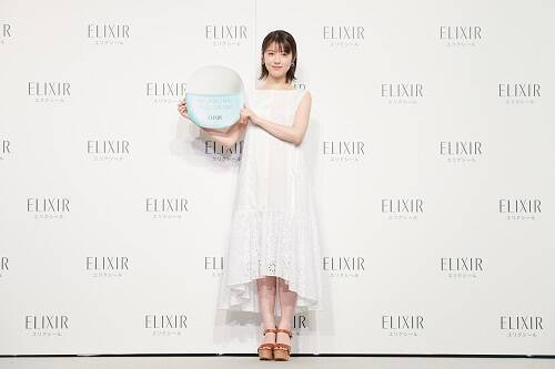 浜辺美波、毛穴の目立ちに「ええっ！」10代と異なる肌変化