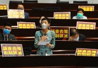 中国、香港国家安全法を導入 民主派議員「一国二制度は死んだ」