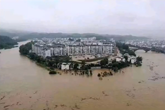重慶洪水被害、ネットユーザーが相次ぐ動画投稿　当局は「逮捕」と言論統制
