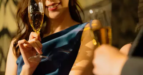 パパ活で恋愛は成立する? “本気の恋をした”女性の割合が判明