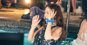 ナイトプールから公式配信　ギフティングラウンドを勝ち抜いたライバーは「プールサイドランウェイ」や「水中リレー」にも参加　『イチナナイト★プール・パーティー』