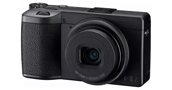 リコー、モノクロームセンサー搭載「GR IV Monochrome」正式発表　実売28万円