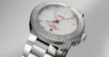 オリス初の日本限定モデルは純白に赤の「アクイス ジャパン リミテッド エディション」