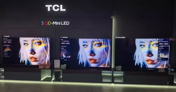 「色」と「光」を極める！ TCLが語るディスプレイ技術「SQD-Mini LED」の実力