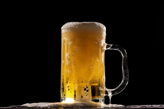 ビールだけじゃない…尿酸値を上げる「意外な飲み物」とは? 医師が注意を呼びかけ
