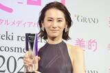 「北川景子、肩出しドレスで美貌放つ　美の秘訣も語る「これだけは続けてきたなと…」」の画像1