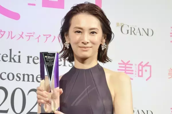 北川景子、肩出しドレスで美貌放つ　美の秘訣も語る「これだけは続けてきたなと…」