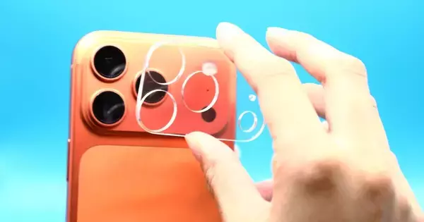 【Can★Do】110円のiPhone 17 Pro用カメラカバー、純正ケースでも使える？