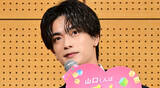 「なにわ男子・高橋恭平、制服姿で女子校にサプライズ登場! 胸キュンコメント炸裂で中高生600人が熱狂」の画像1