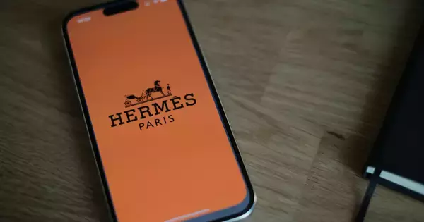 エルメスの箱や袋がオレンジ色をしている“意外な理由”とは