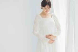 「おなかの赤ちゃんと一緒に撮影できて嬉しい」 第1子妊娠のトリンドル玲奈、ふっくらお腹で撮影