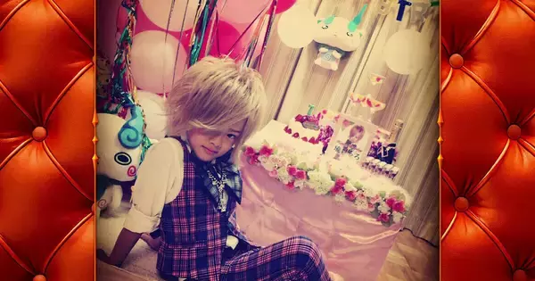 9年前に大炎上した“元小学生ホスト”に密着　高校生となった彼の意外な現在、母親との関係性に迫る　『ダマってられない女たち』