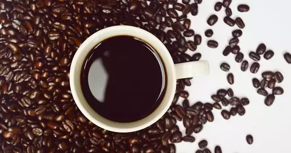 「コーヒーを飲む人は、シミが少ない」研究で分かった、最も美肌につながる飲み方・時間