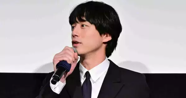 坂口健太郎、出演オファーを即決した理由「ぜひともご一緒させていただきたいという気持ちに」　映画『私はあなたを知らない、』完成披露舞台挨拶