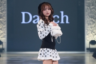 辻希美の長女・希空、ミニスカ×ブーツで“絶対領域”披露