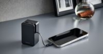 スマホと本体をまとめて充電できるモバイルバッテリー、巻き取り式USB-Cケーブルも一体化