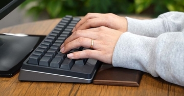 HHKB「スターターキット」販売開始　パームレストとルーフ付きで割安価格