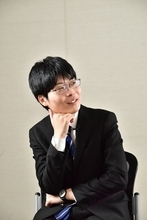 「なぎ様もうＢ１か！」「内容も強すぎる…」　藤本七段が圧巻中押し勝ちで３期連続昇級つかむ　第84期順位戦Ｂ級２組10回戦