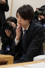 正着だった「棋風の一手」 齊藤四段が伊藤女流四段との激戦制しリーグ入りつかむ　伊藤園お～いお茶杯第67期王位戦予選