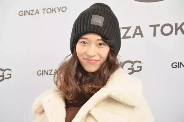 ほっそり美脚で魅了! 森川葵、ショーパン×ニーハイで“絶対領域”見せ