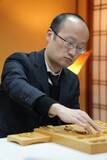 「渡辺明、完全復活！　斎藤慎太郎八段撃破の４連勝でＡ級復帰が現実的に　第85期順位戦Ｂ級１組４回戦」の画像1